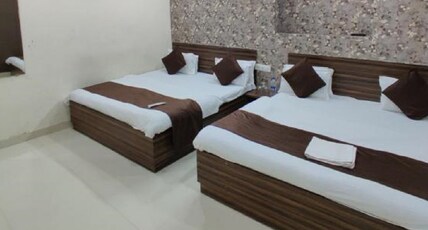 Rujhan BnB | Just 2 mins walk to Golden Temple Room Type - Family Room