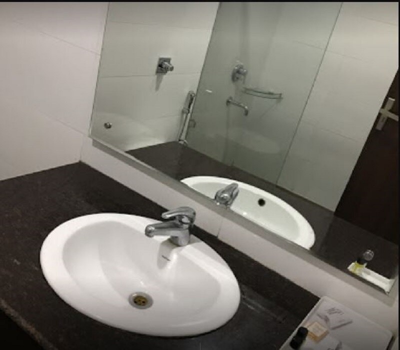 Hotel Imperial - Tap to explore photos