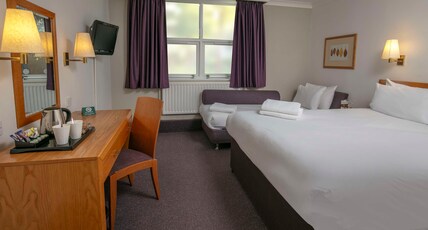 The Milestone Peterborough Hotel, Sure Collection by BW Room Type - 1 Double 1 Single, Non-Smoking, Classic Room