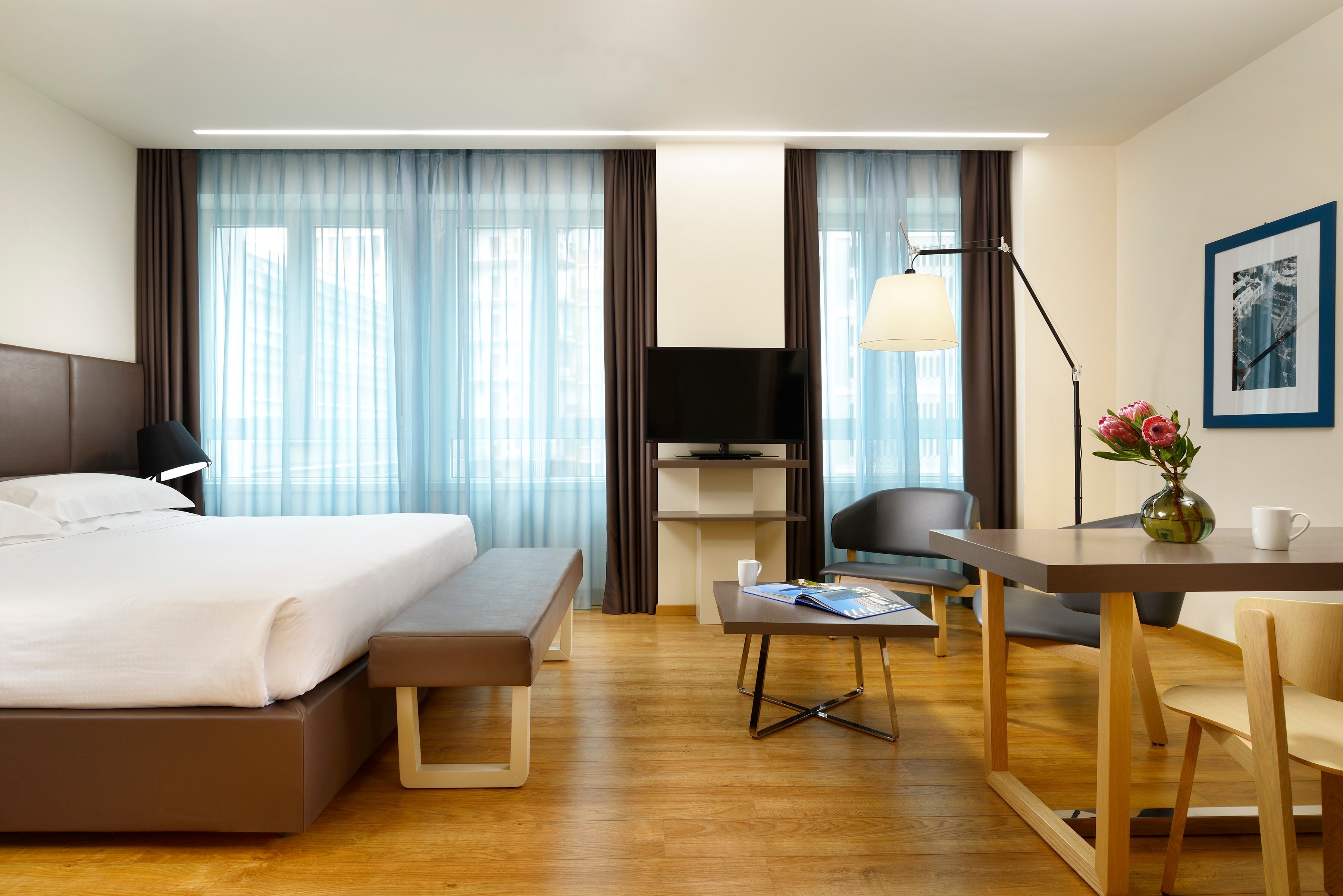 UNA Hotels Century Milano - Tap to explore photos