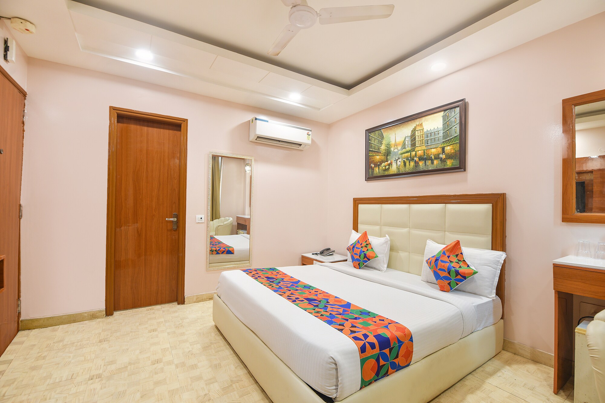 FabHotel Ramhan - Nr. Patel Nagar Metro - Tap to explore photos