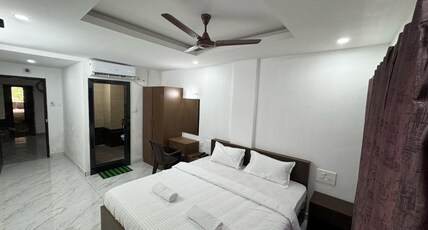 Shri Sai Palce Room Type - Deluxe Room non ac