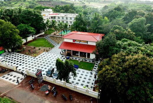 Aarunya resort