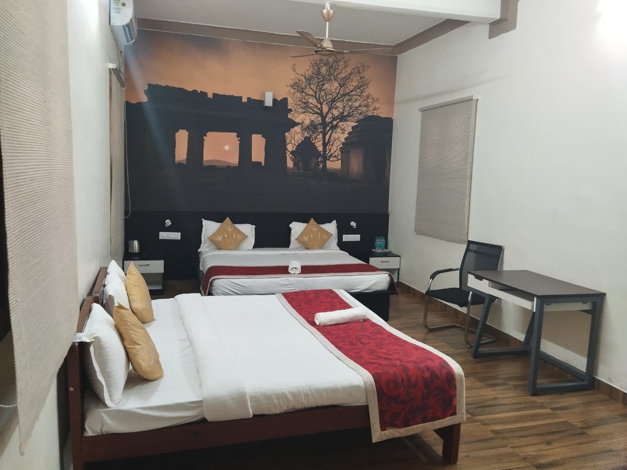 Hotel Mayura Vijayanagar Hampi (TB Dam) - Tap to explore photos