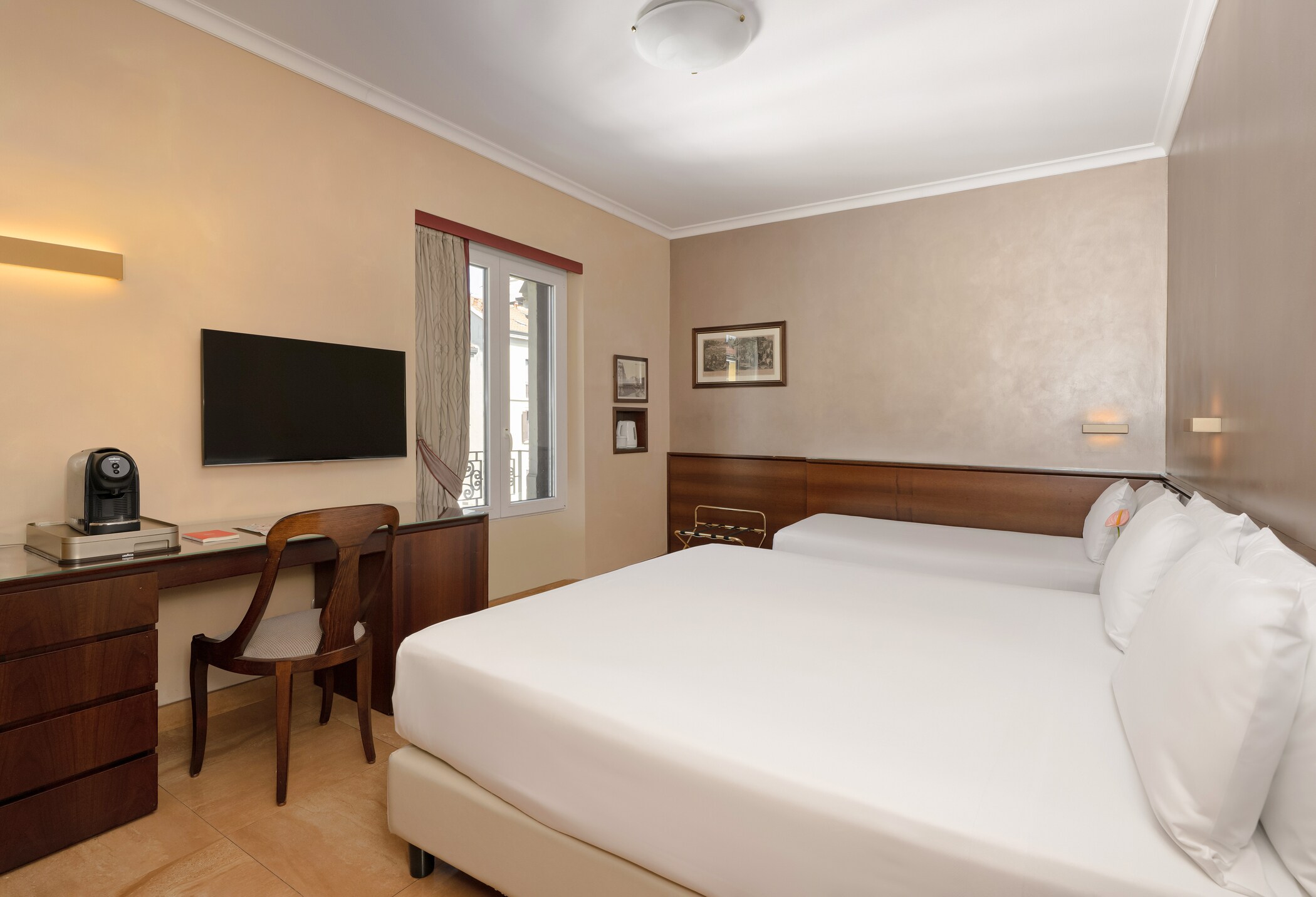 UNA Hotels Galles Milano - Tap to explore photos