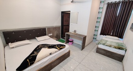 Hotel Raj Krishnam Khatushyam Ji Room Type - Deluxe Triple Room