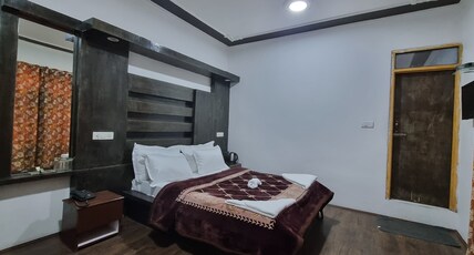 Star Residency Room Type - Deluxe Room