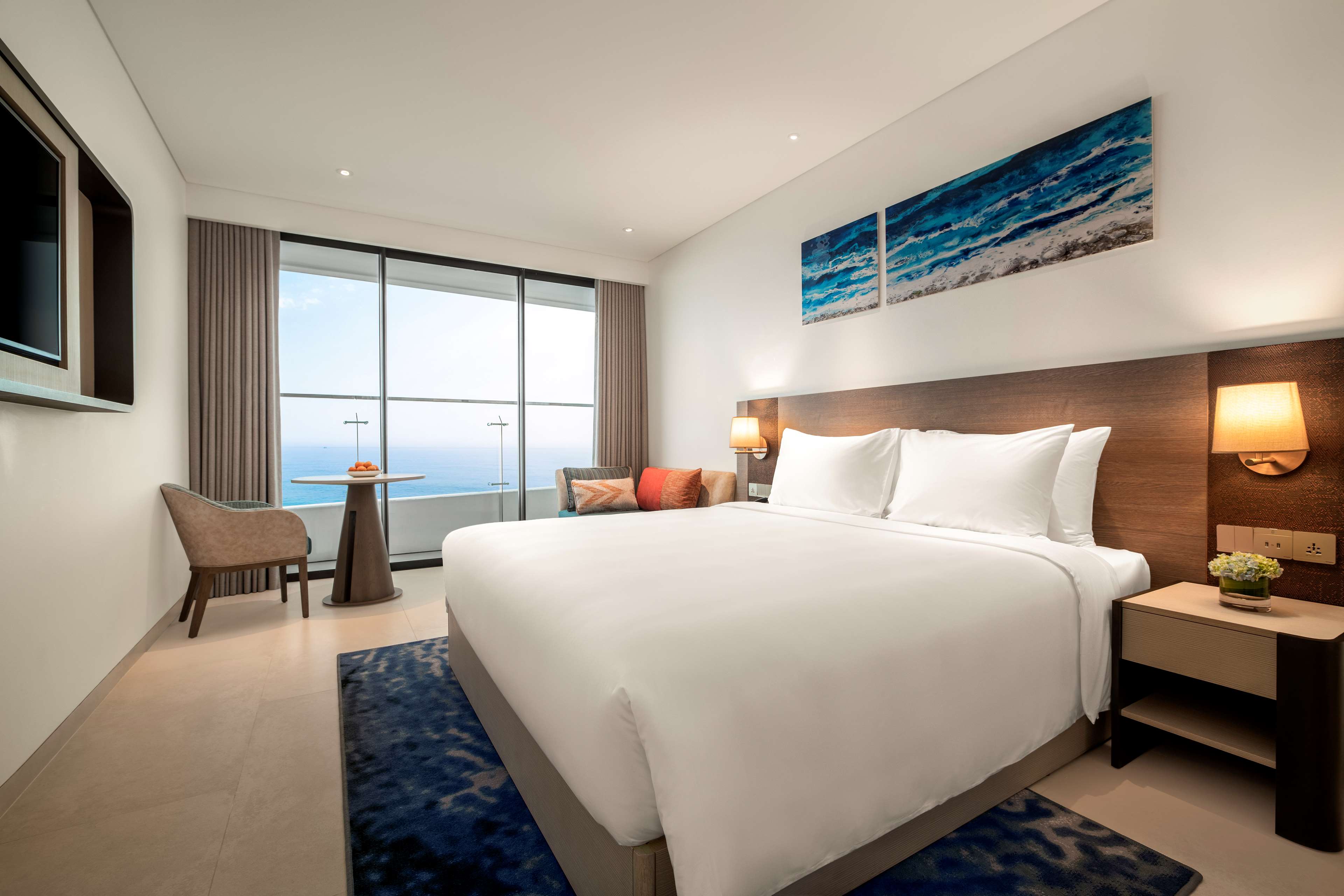 Radisson Hotel Danang - Tap to explore photos