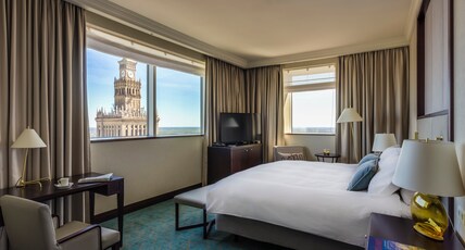 InterContinental Warsaw Room Type - 1 King Classic Palace View High Floor InterContinental Warsaw Room Type - 1 King Classic Palace View High Floor