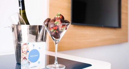 Novotel Surfers Paradise Room Type - Hinterland View, Deluxe Room, 2 Double Beds