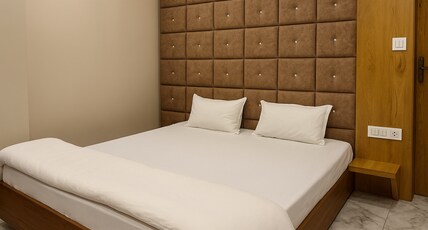 Hotel Stay Yay Room Type - Deluxe Room