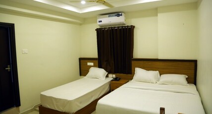 Palm Residency Calicut Room Type - Tripple Bed Room AC Palm Residency Calicut Room Type - Tripple Bed Room AC