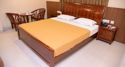 Hotel Aarti International Room Type - Executive Deluxe Room