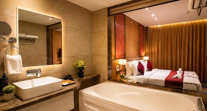 Sandoz Pribson - 1 km from Golden Temple | Free Temple Drop Available Room Type - Family Suite with Living area and Bath Tub Sandoz Pribson - 1 km from Golden Temple | Free Temple Drop Available Room Type - Family Suite with Living area and Bath Tub