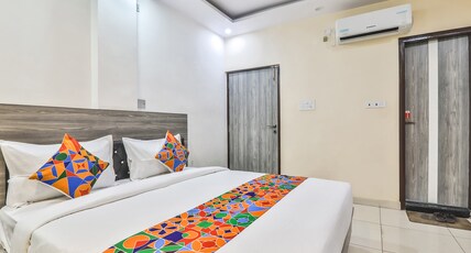FabHotel LS Grand - Nr. Banaras Railway Station Room Type - Deluxe Room