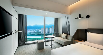 Crowne Plaza QUANZHOU RIVERVIEW Room Type - 1 King Premium River View