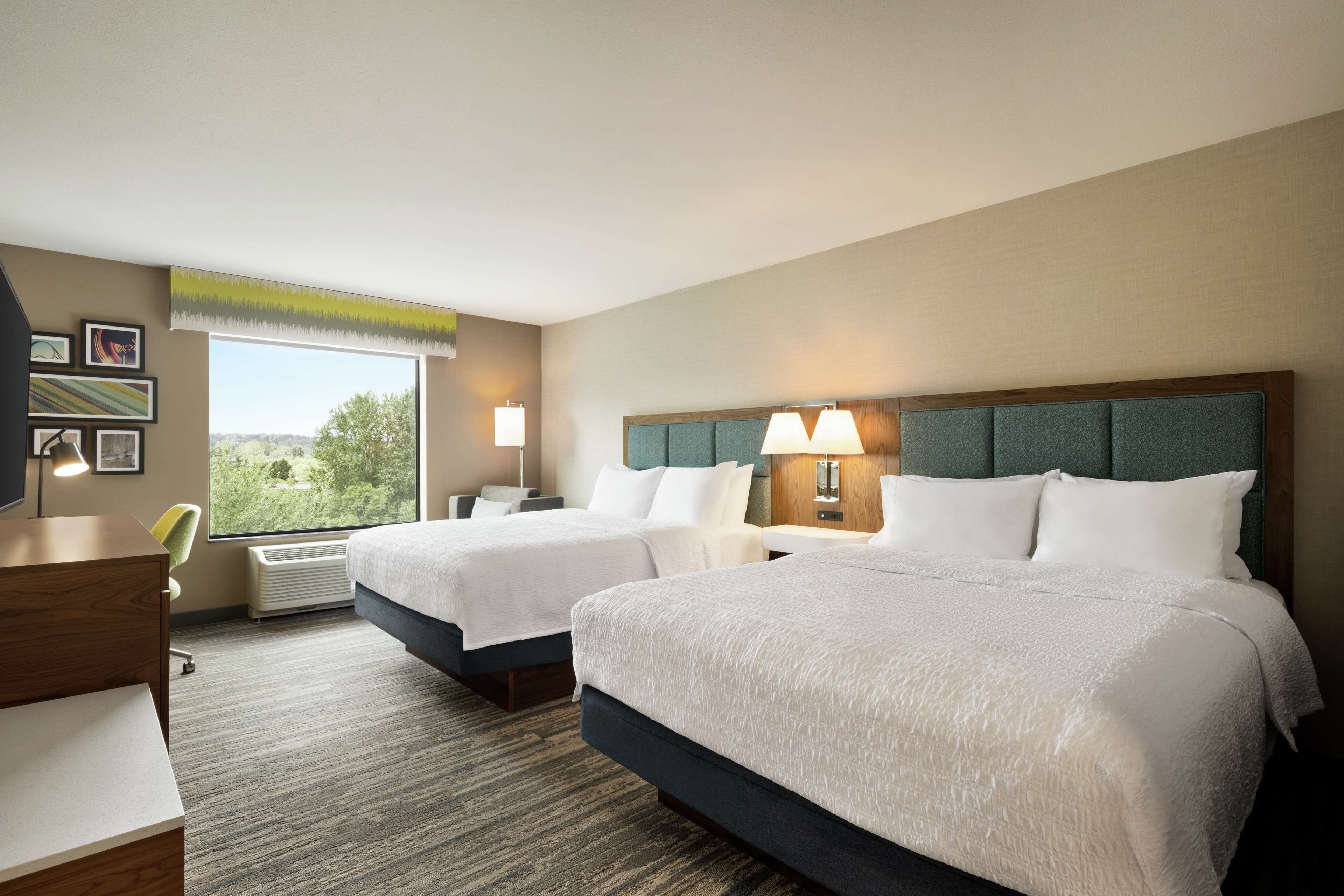 Hampton Inn & Suites Tacoma / Puyallup - Tap to explore photos