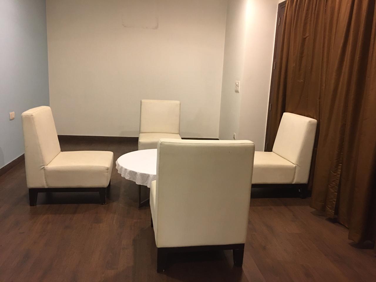 Manor Inn Suites | Rooms & Kitchen - Tap to explore photos