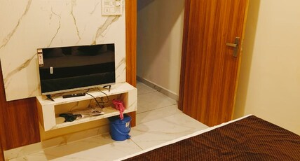 Hotel Sarthak Palace Ujjain Room Type - Ac Deluxe Room