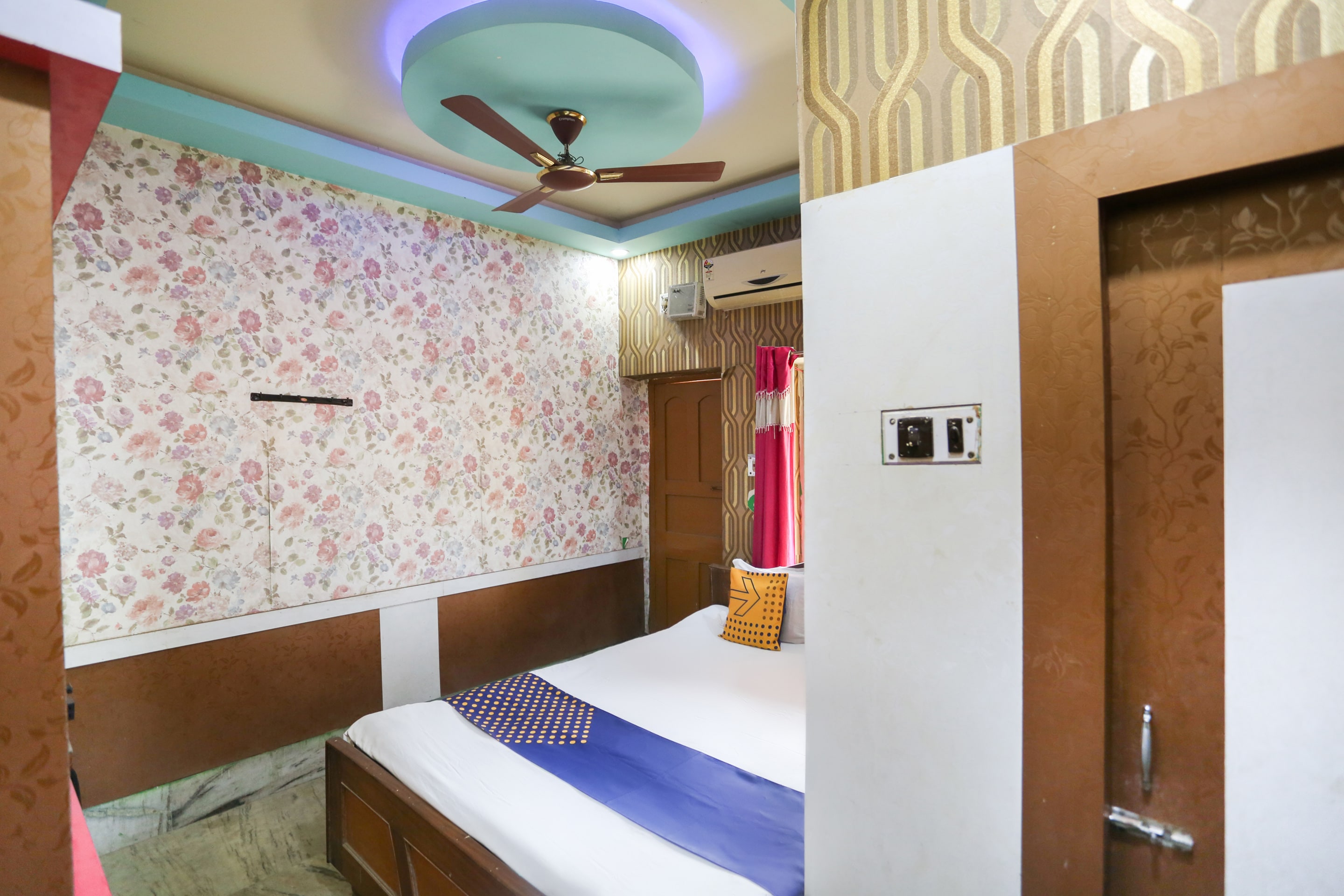 Hotel O by OYO New Heaven - Tap to explore photos