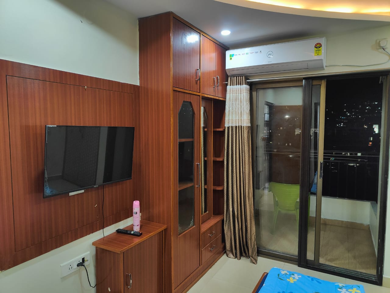 Seven Floor Homestay - Tap to explore photos
