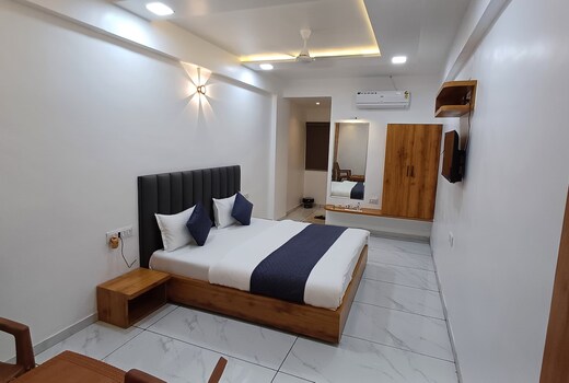Hotel The Grand Jashi Residency