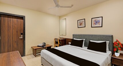 Super Townhouse Vadodara Railway Station Road Formerly Hotel Raajpath Room Type - Classic