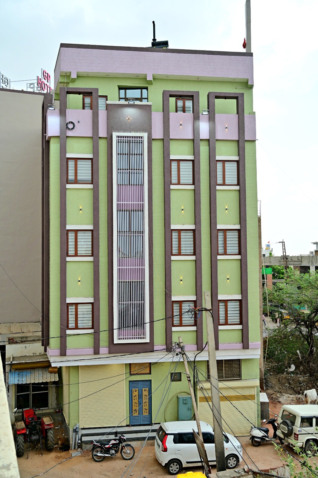 Gehlot Paradise Hotel & Restaurant - Tap to explore photos