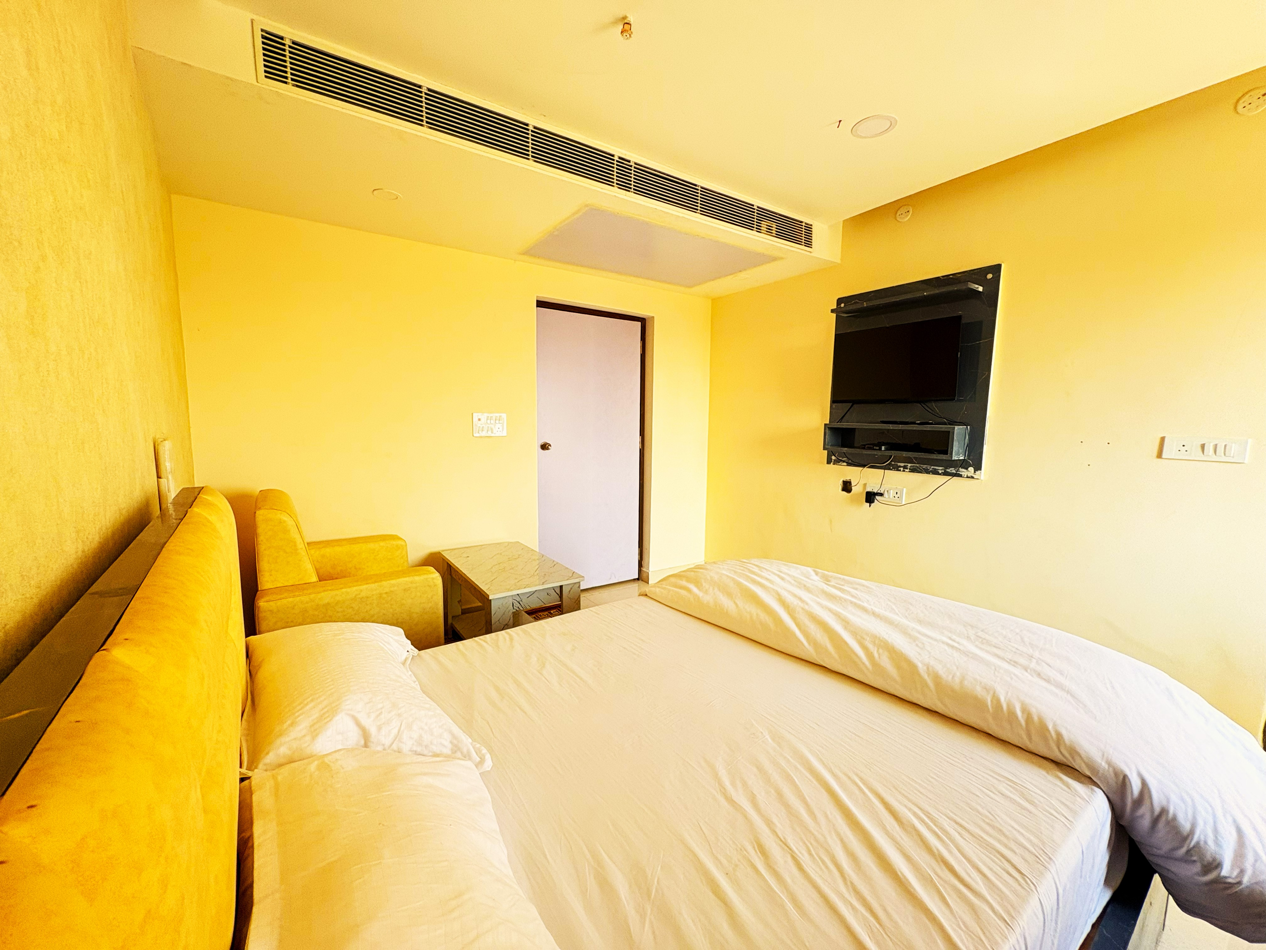 HOTEL RANJANA PALACE - Tap to explore photos