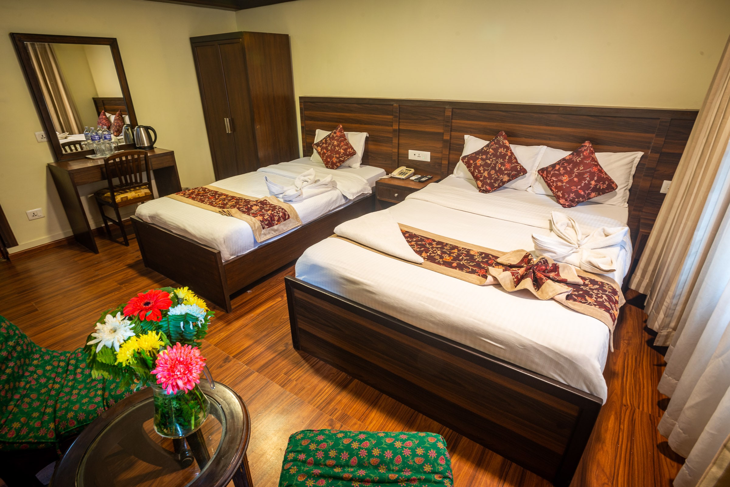 Hotel Yambu - Tap to explore photos