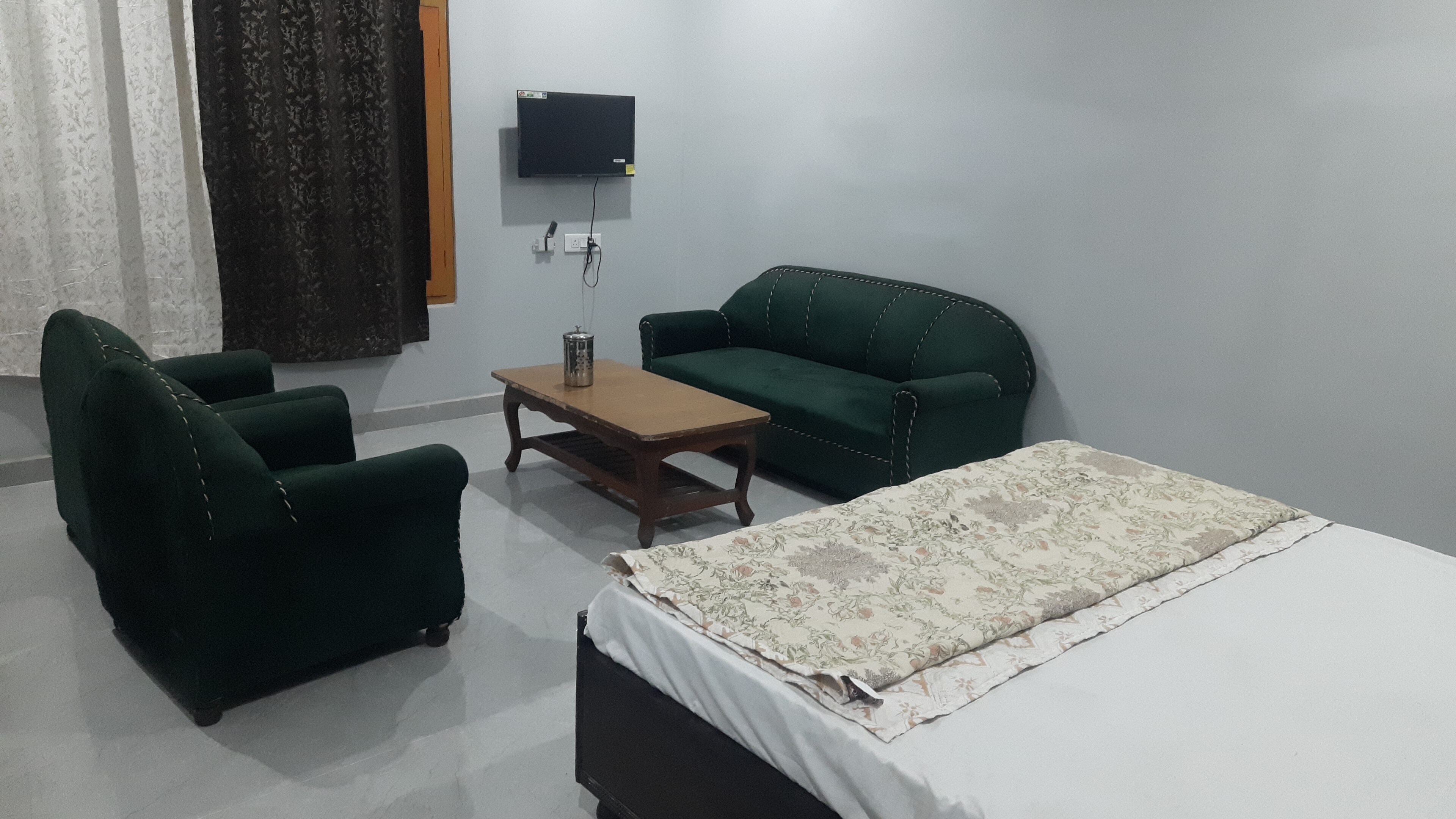 AAAC HOMESTAY - Tap to explore photos