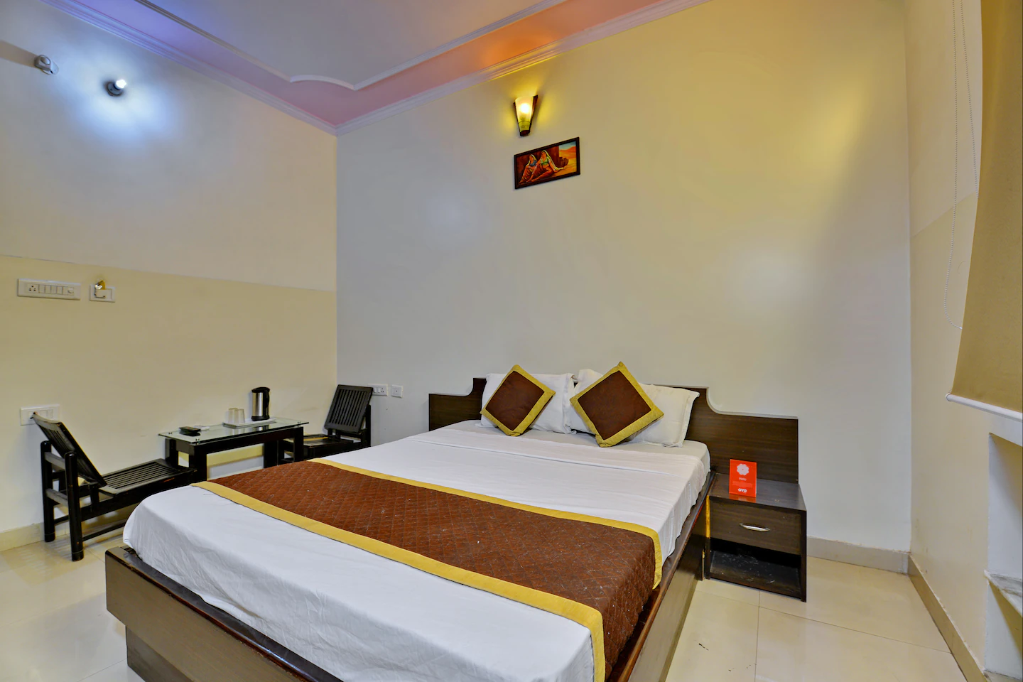 Hotel Comfort Inn Near Jawahar Circle Room Type - Deluxe Room Hotel Comfort Inn Near Jawahar Circle Room Type - Deluxe Room