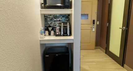 Hilton Garden Inn West des Moines Room Type - 2 QUEEN BEDS NONSMOKING