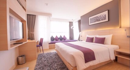 Arize Hotel Sukhumvit Room Type - Deluxe Room with Bathtub