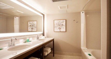 The Riverside Hotel, BW Premier Collection Room Type - Suite-1 King Bed, Non-Smoking, Separate Bedroom, Sofabed, Jetted Tub, Wet Bar, Microwave And Refrige
