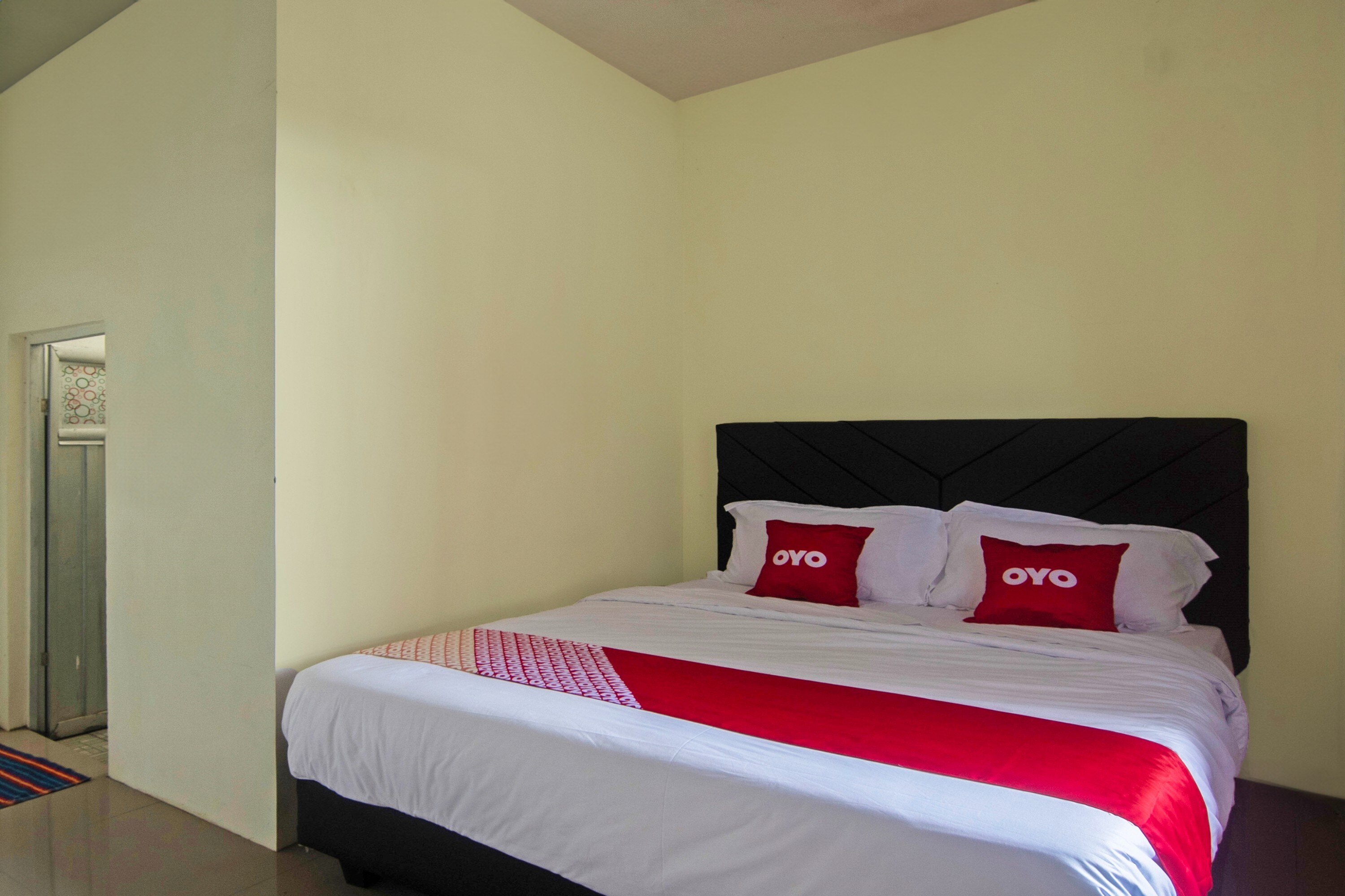 Hotel O Miracle Kost - Tap to explore photos