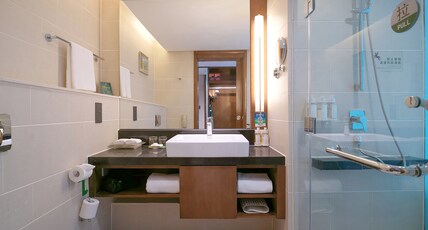 Holiday Inn QINGDAO CITY CENTRE Room Type - 2 Twin Premium