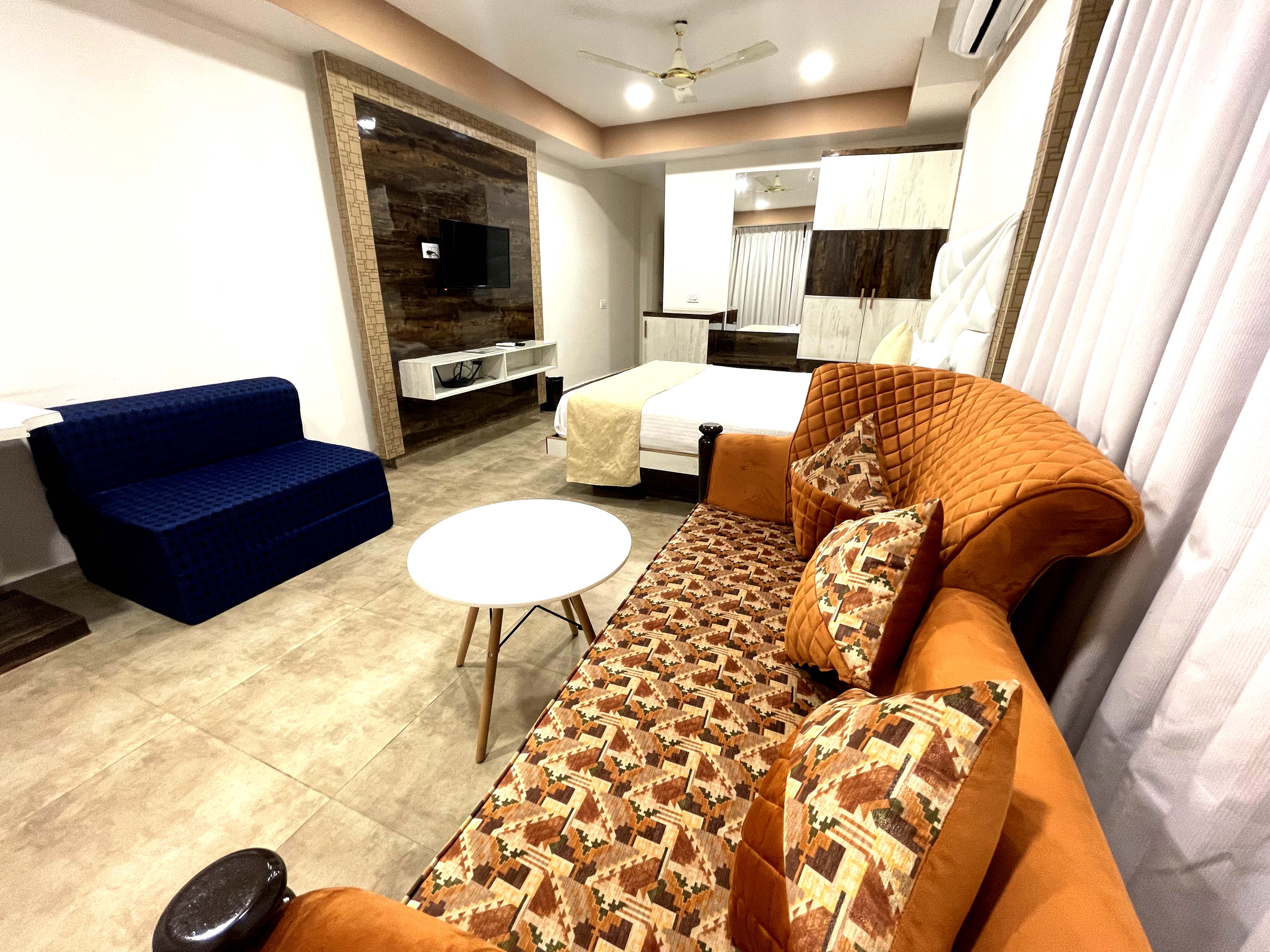 Casa Vinte E1 Stylish Apartment with a Private Pool near Baga - Tap to explore photos
