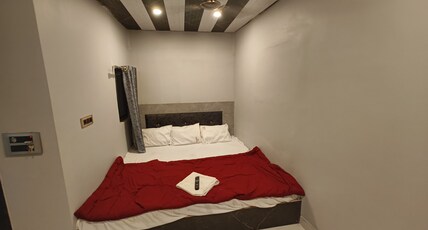 Hotel Manthan Palace Room Type - Deluxe Triple Room
