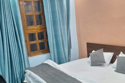 COSY BIRD HOME STAY