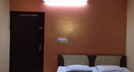 Hotel Rawat Palace Room Type - Deluxe AC Room