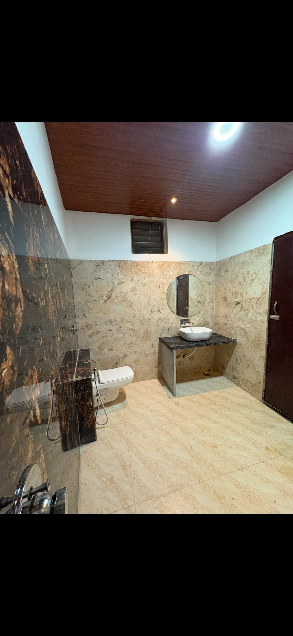 Shree trilokeshwar guest house - Tap to explore photos