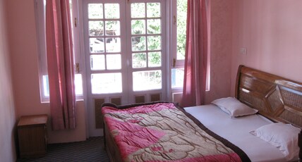 Hotel New Gulistan Room Type - Deluxe Double Room