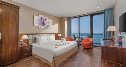 Yarra Ocean Suites Danang Room Type - Junior King Ocean View with Balcony Yarra Ocean Suites Danang Room Type - Junior King Ocean View with Balcony