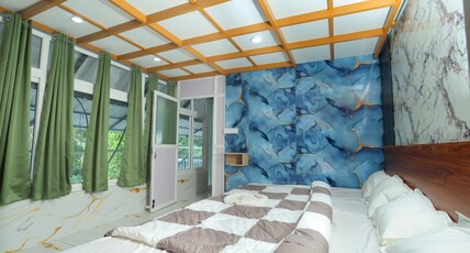 Vintage Farm House and Treehouse Room Type - JADE ROOM