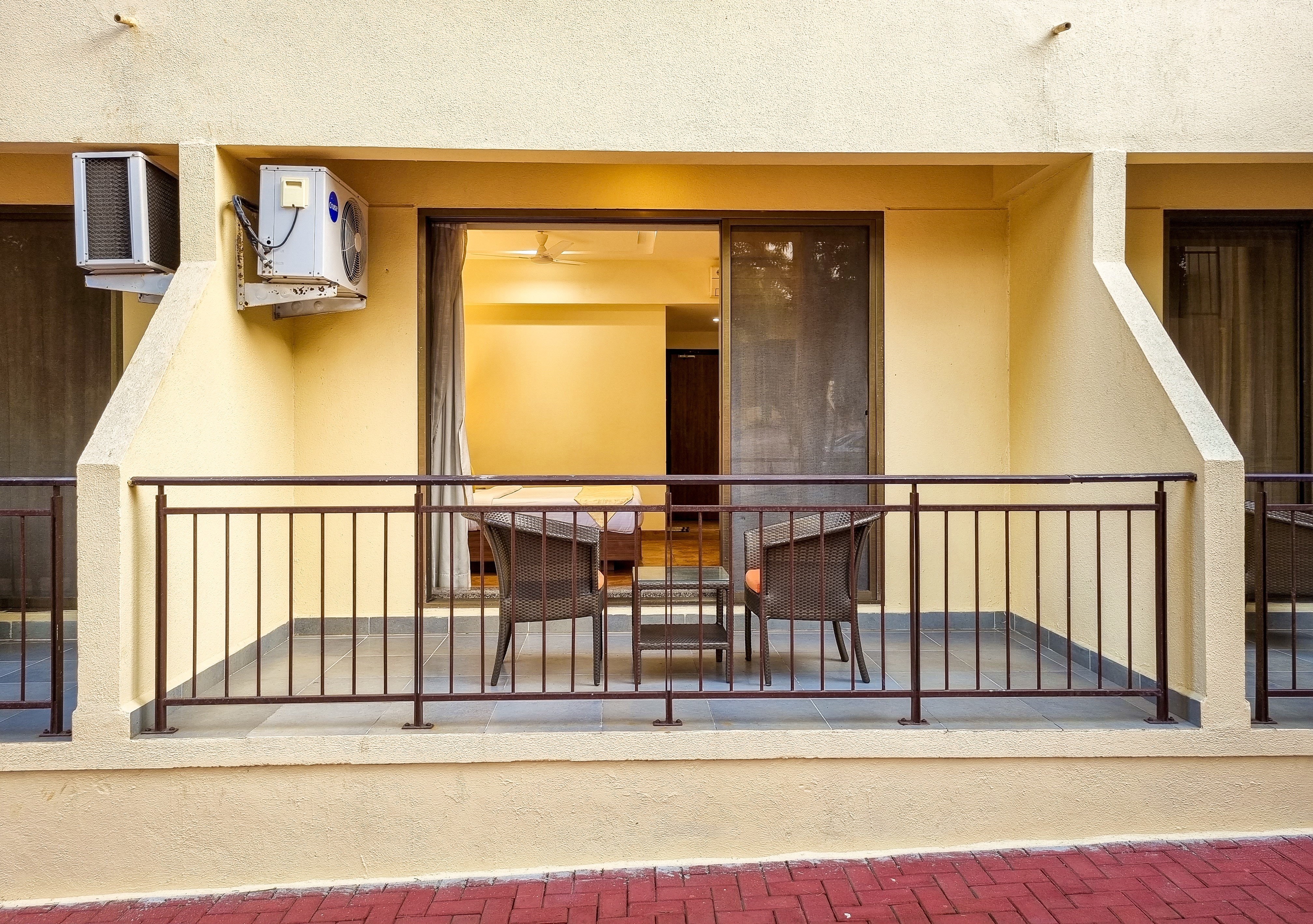 Zara's Resort - Tap to explore photos