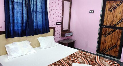 Srinath palace Room Type - Bedroom 202