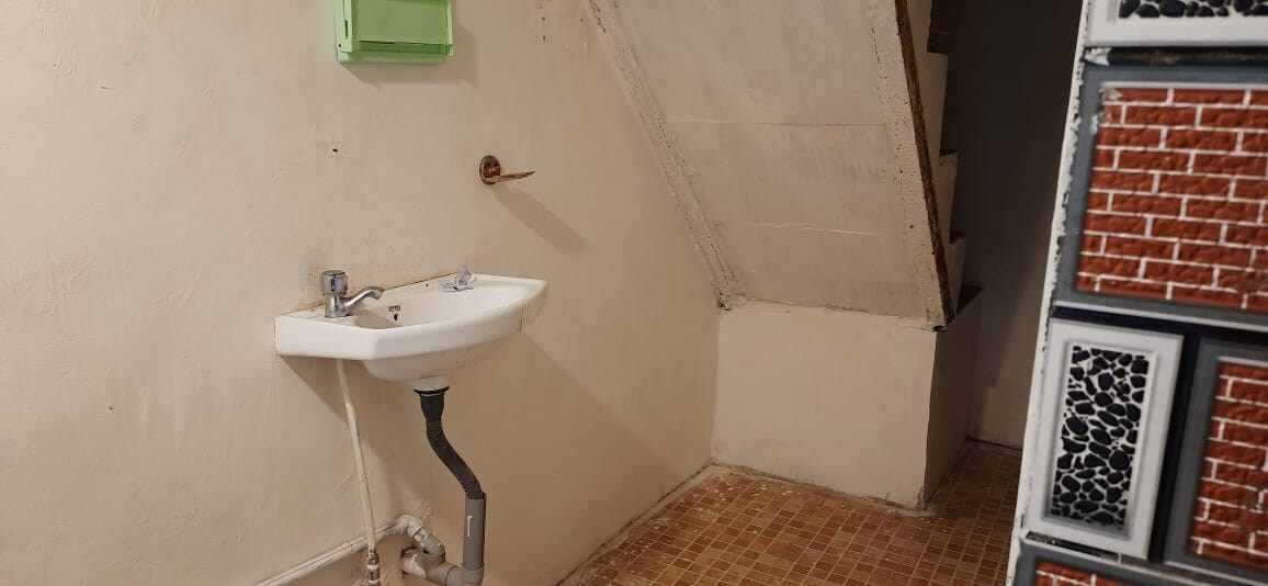 Ratna Dormitory Full AC - Tap to explore photos