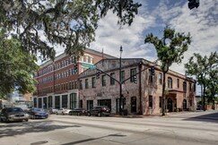 Staybridge Suites SAVANNAH HISTORIC DISTRICT, an IHG hotel