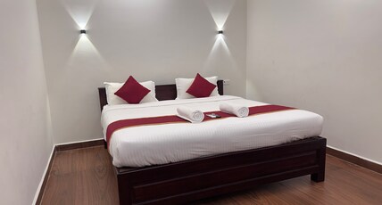 Kaarthik Residency Room Type - Deluxe Double Room